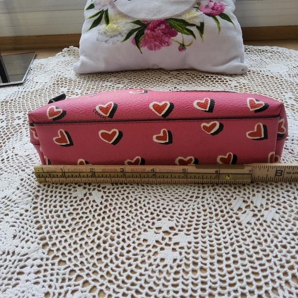 Coach Harley Valentine Heart makeup bag - Picture 11 of 12